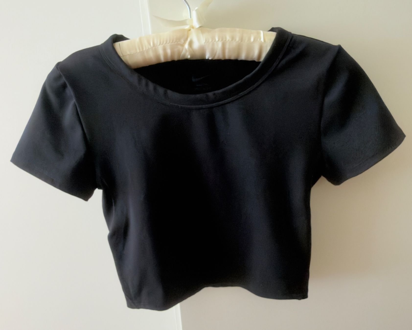 Nike Top: Nike - Top – Usato da Zürich venduto da JessGar 1