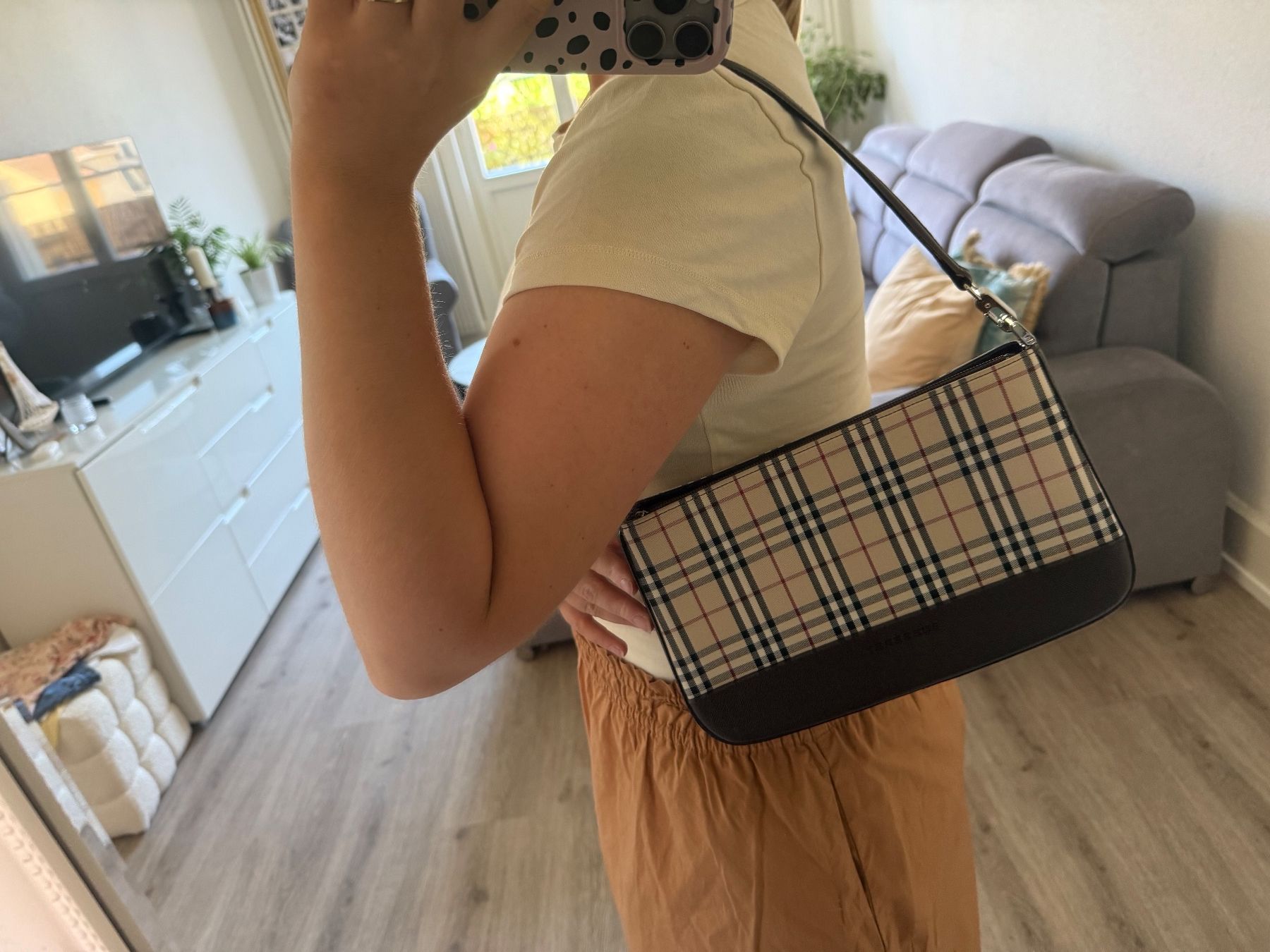 Burberry Taschen für Damen: Sac à main burbbery – Gebraucht aus Payerne von kni_w6xk 1