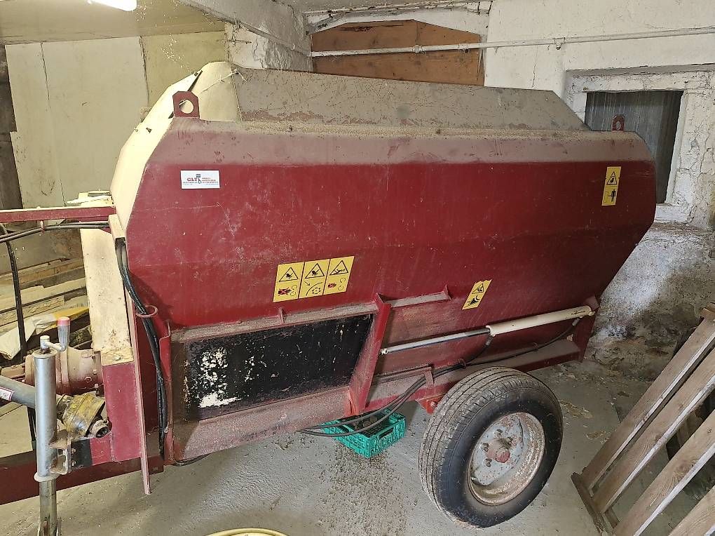 Tutte le macchine: Futtermischwagen klein – Usato da Epsach venduto da michisachs
