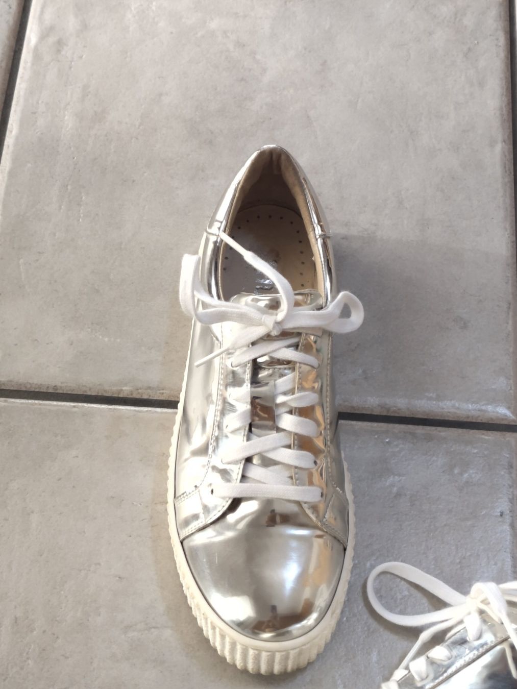 Scarpe da donna: Schucco Sneakers silber verspiegelt Gr. 39 – Usato da Arbon venduto da Franca1979 2