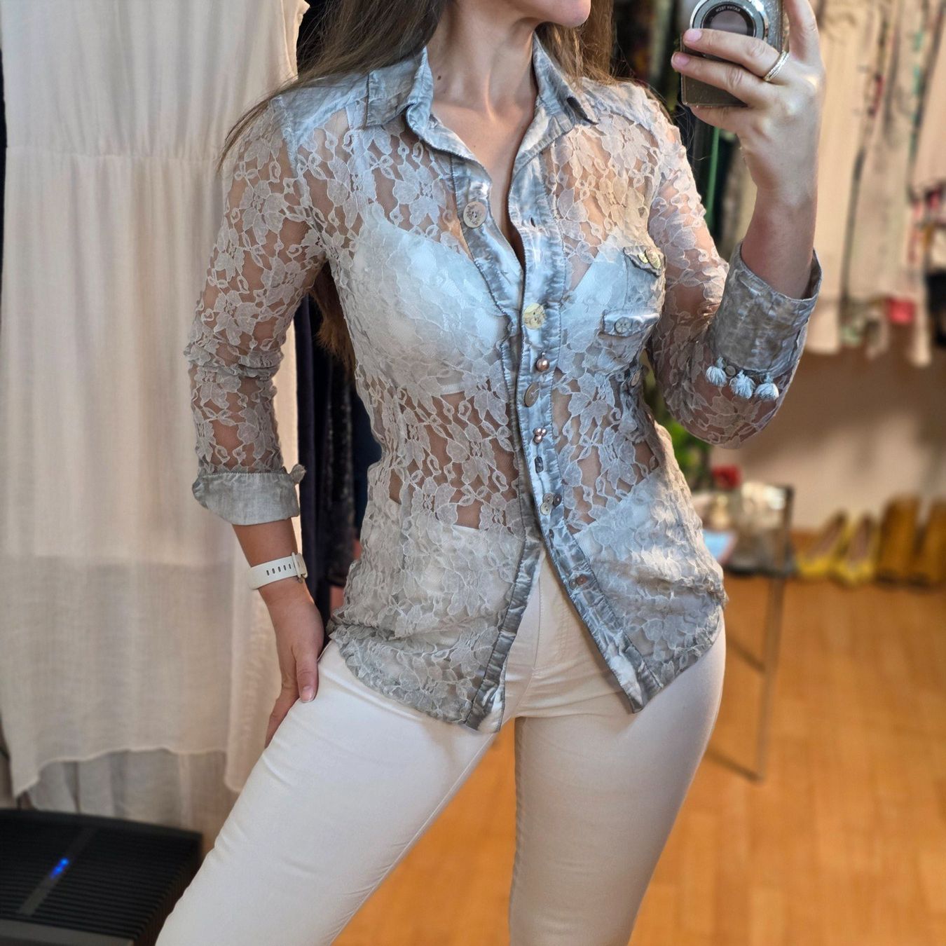 Blusen: Graue Spitzenbluse Bottega M – elegant – Gebraucht aus Wald ZH von CapLux 2