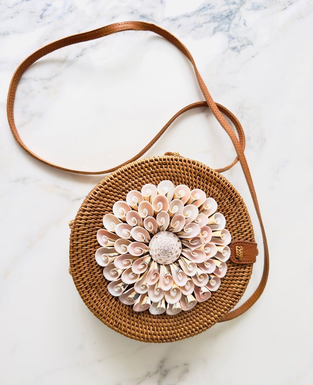 Sacs femmes: Rattan Tasche "Rosa Shell" – Neuf avec emballage d'origine à Bülach par duffy_fashion_avenue 1