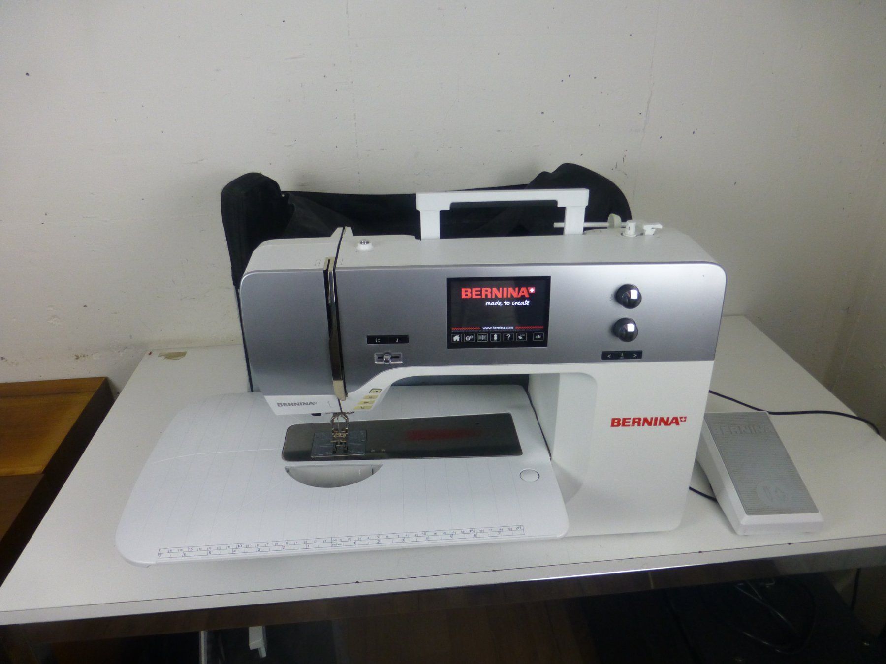 Bernina Macchine da cucire: Bernina B710 – Usato da Fahrweid venduto da ekv 1