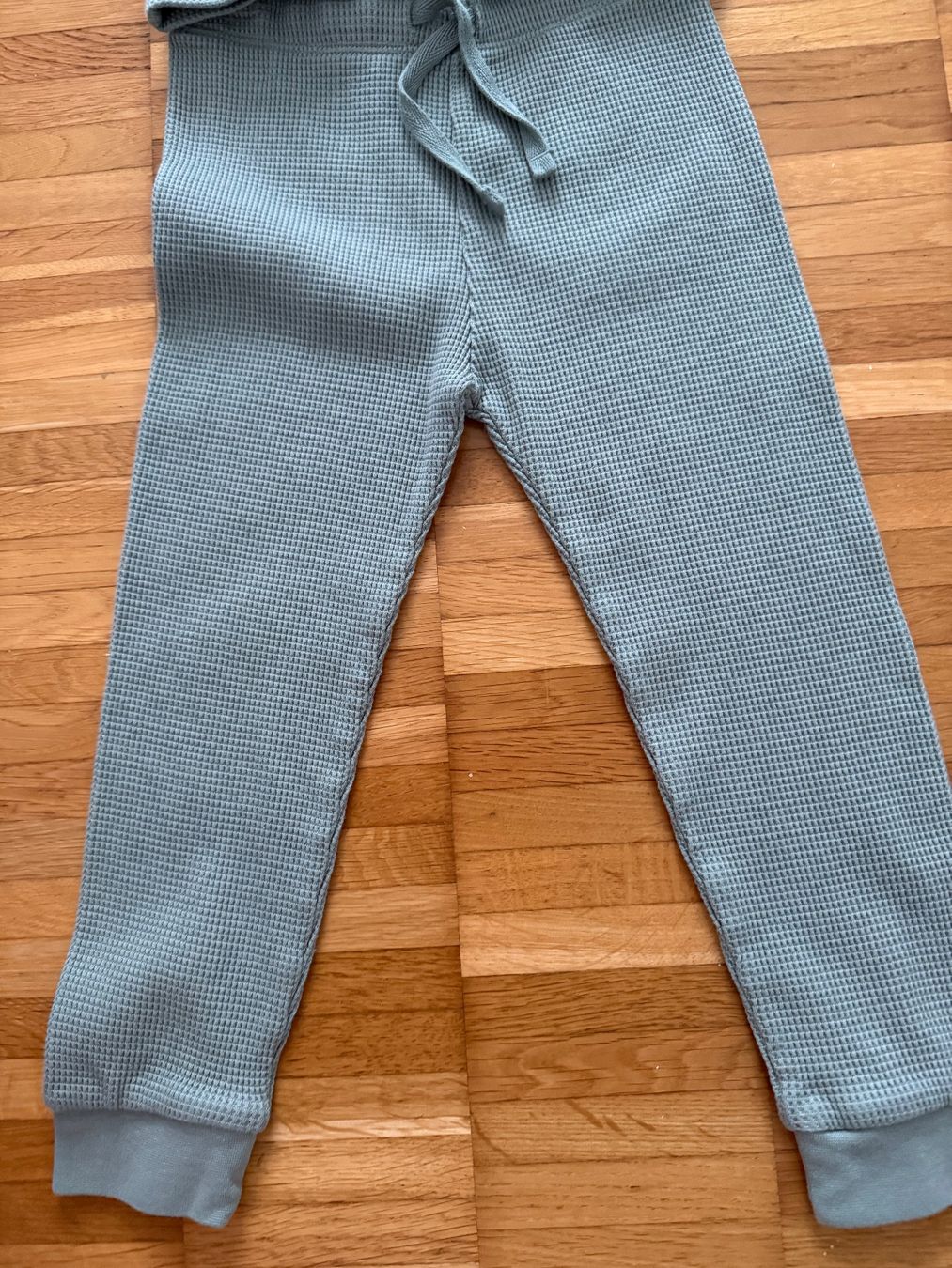 H&M Kleiderpakete & -sets: H&M Wafflestruktur 2teiler Gr 104 – Neu (gemäss Beschreibung) aus Richterswil von Eunoia85 2