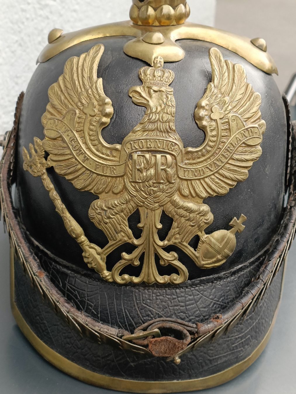 Uniformi: Alter Helm Pickelhaube Preussen Modell 1871 – Usato da Brugg AG venduto da Ente015 4