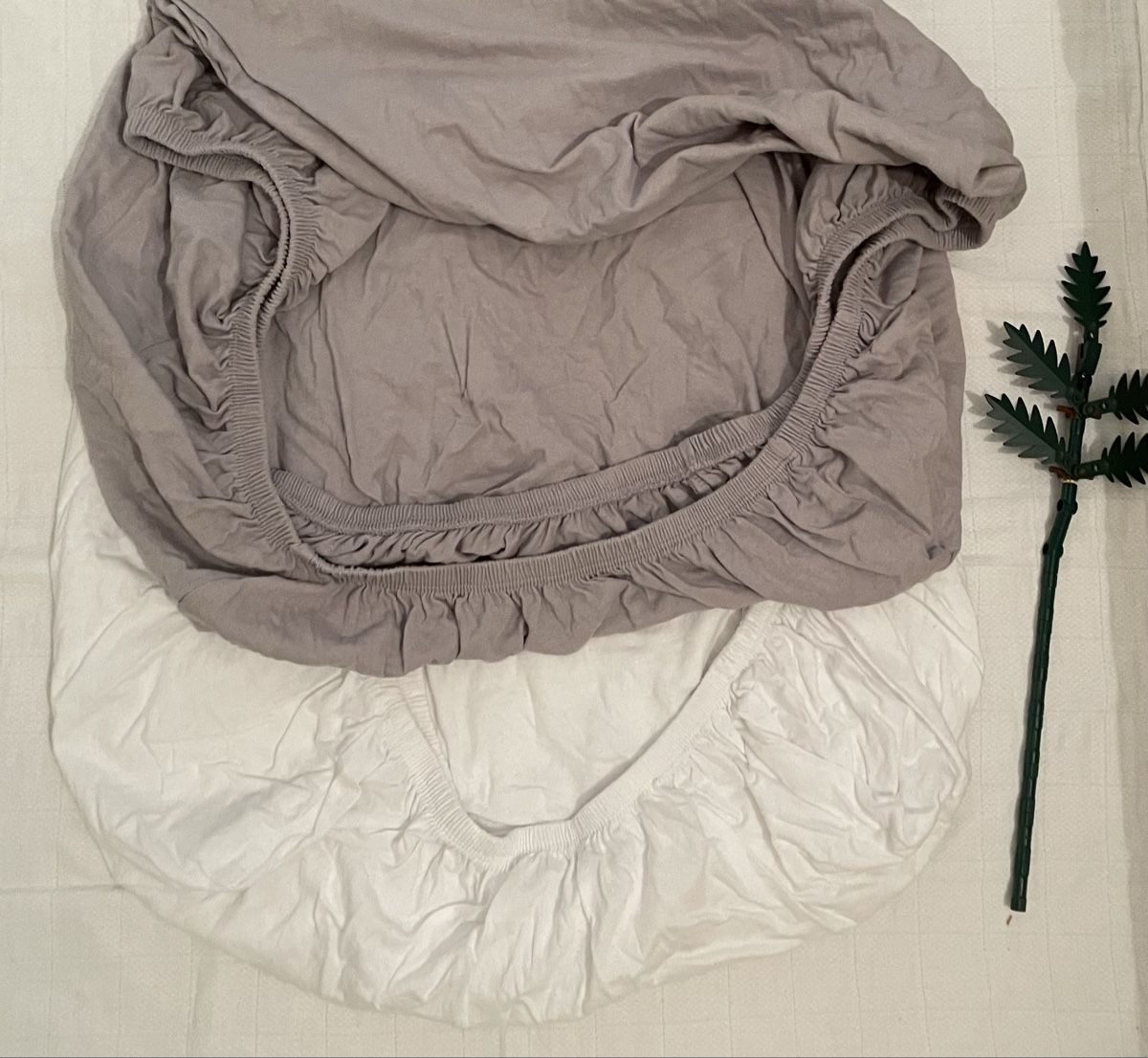 Biancheria da letto: 2 Fitted Sheets - 120 x 60 - NEUE! – Nuovo (secondo la descrizione) da Zollikerberg venduto da BS.SM