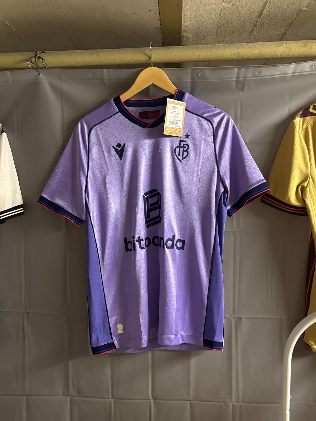 Leibchen & Hosen: Fc Basel Trikot Shaqiri Gr.XL Neu – Neu (gemäss Beschreibung) aus Basel von kleinerprinz