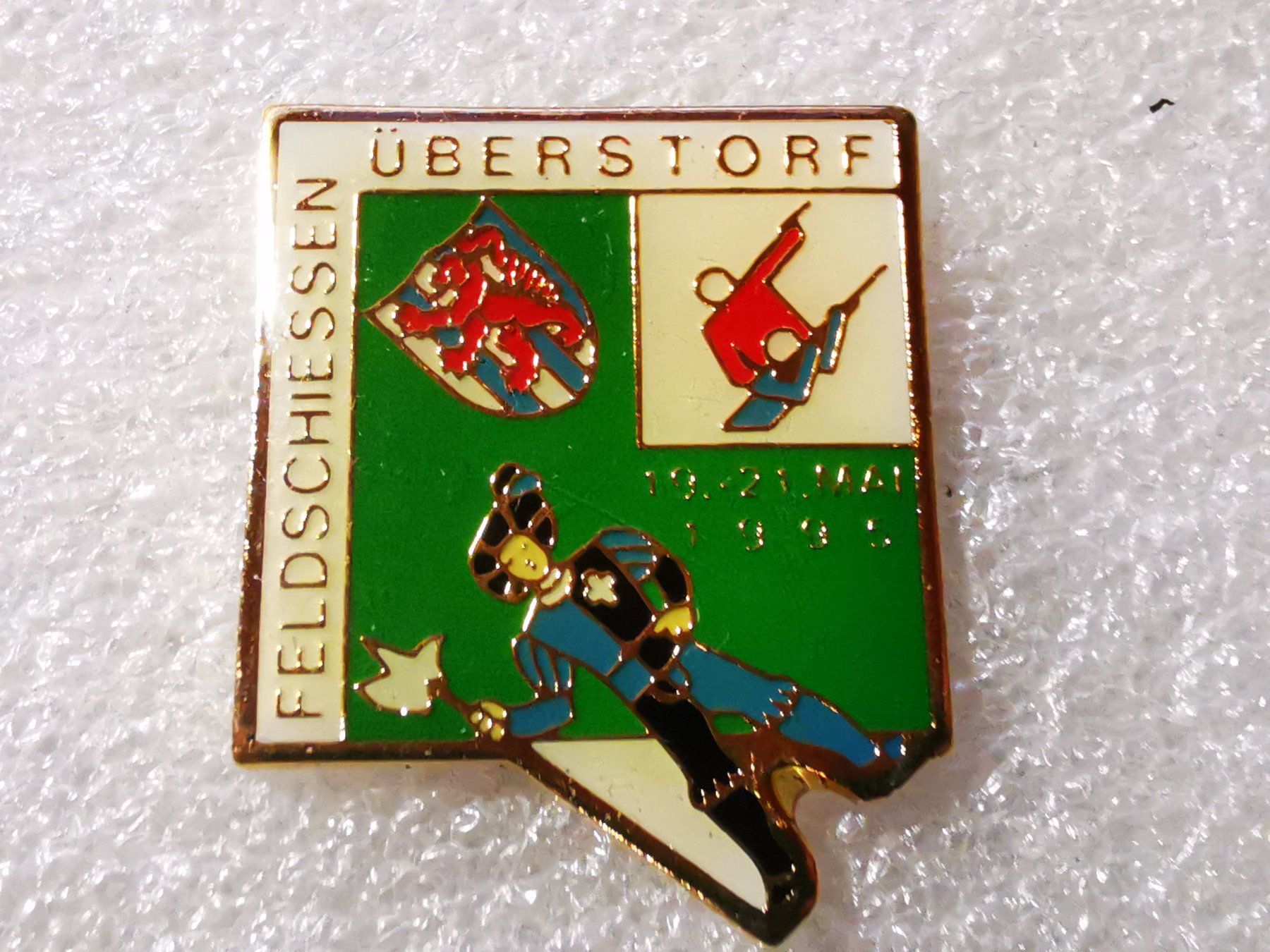 Plaketten & Abzeichen: Ansteckpin 131: Feldschützen Überstorf – Gebraucht aus Oppligen von Pin-Fall-Shop