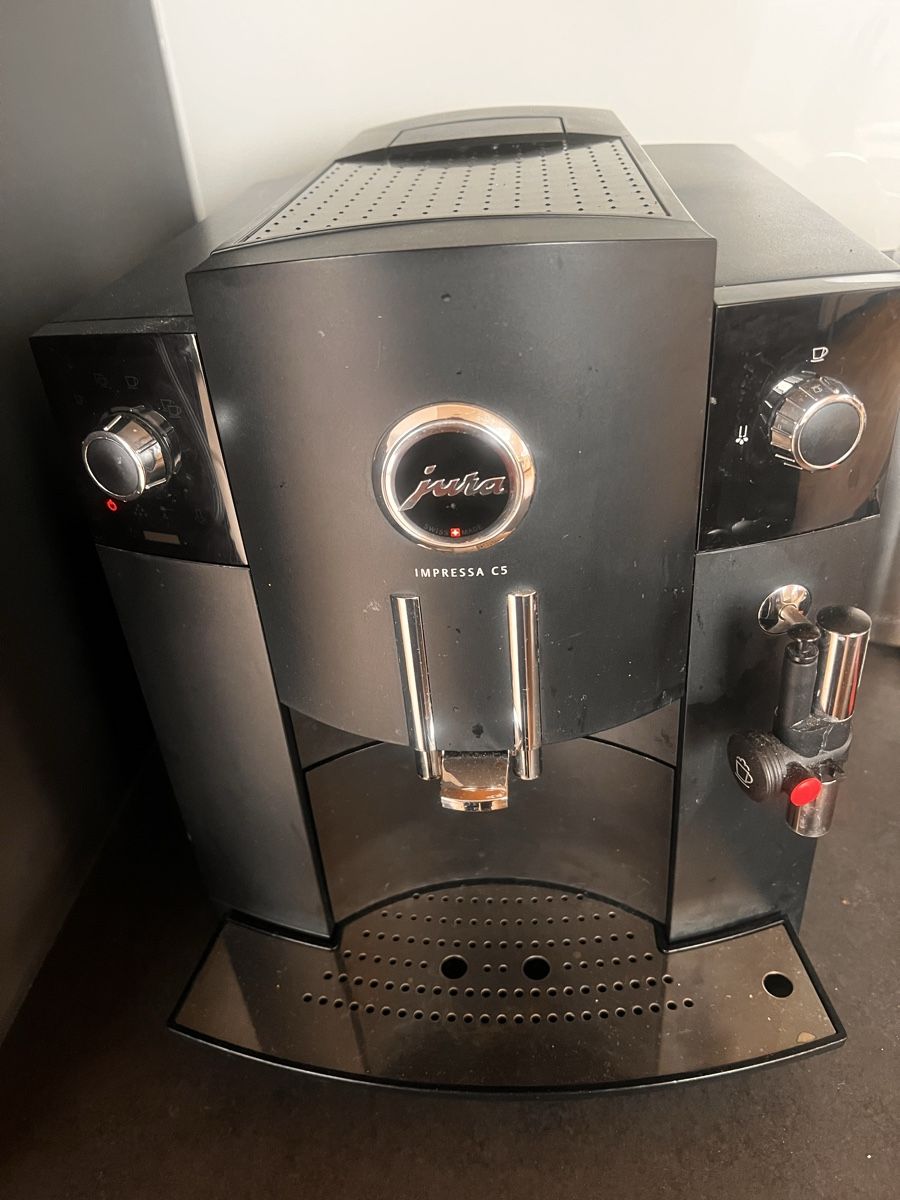 Jura Kaffeemaschinen & Espressomaschinen: Jura Impressa C5 – Gebraucht aus Müllheim Dorf von Dima2