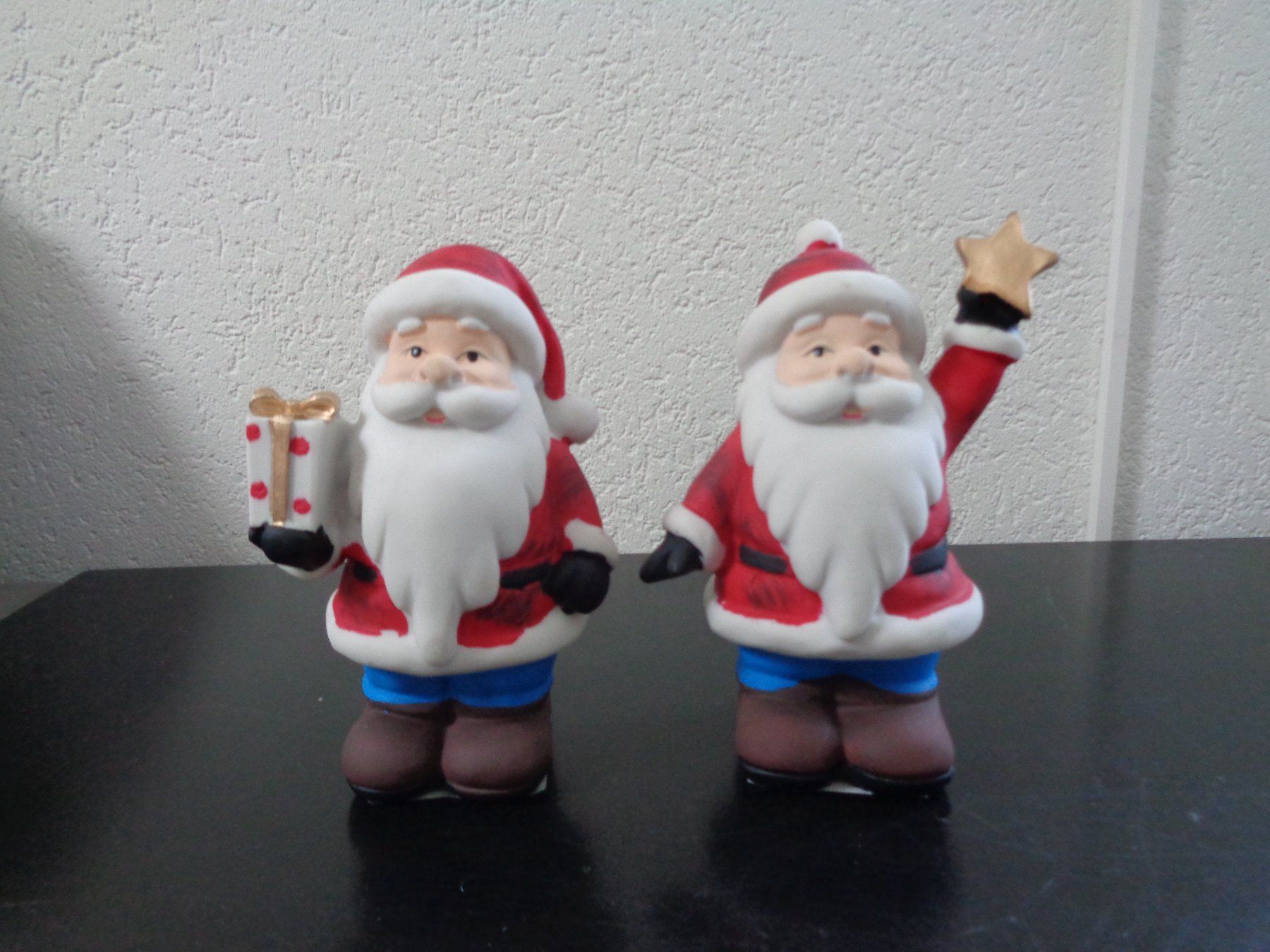 Figuren: Stehender Weihnachtsmann (2 Stk.) – Neu und originalverpackt aus Langenbruck von Gumsi
