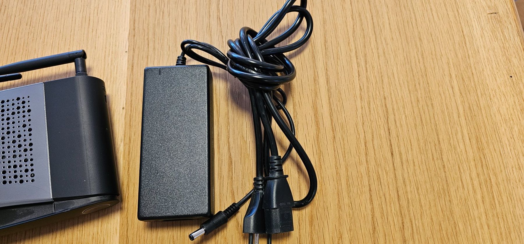 Barco Unità & Adattatore: Barco Clickshare CSE-200 inkl. 2 Buttons USB-A – Usato da Küttigen venduto da FuturePlanet 5