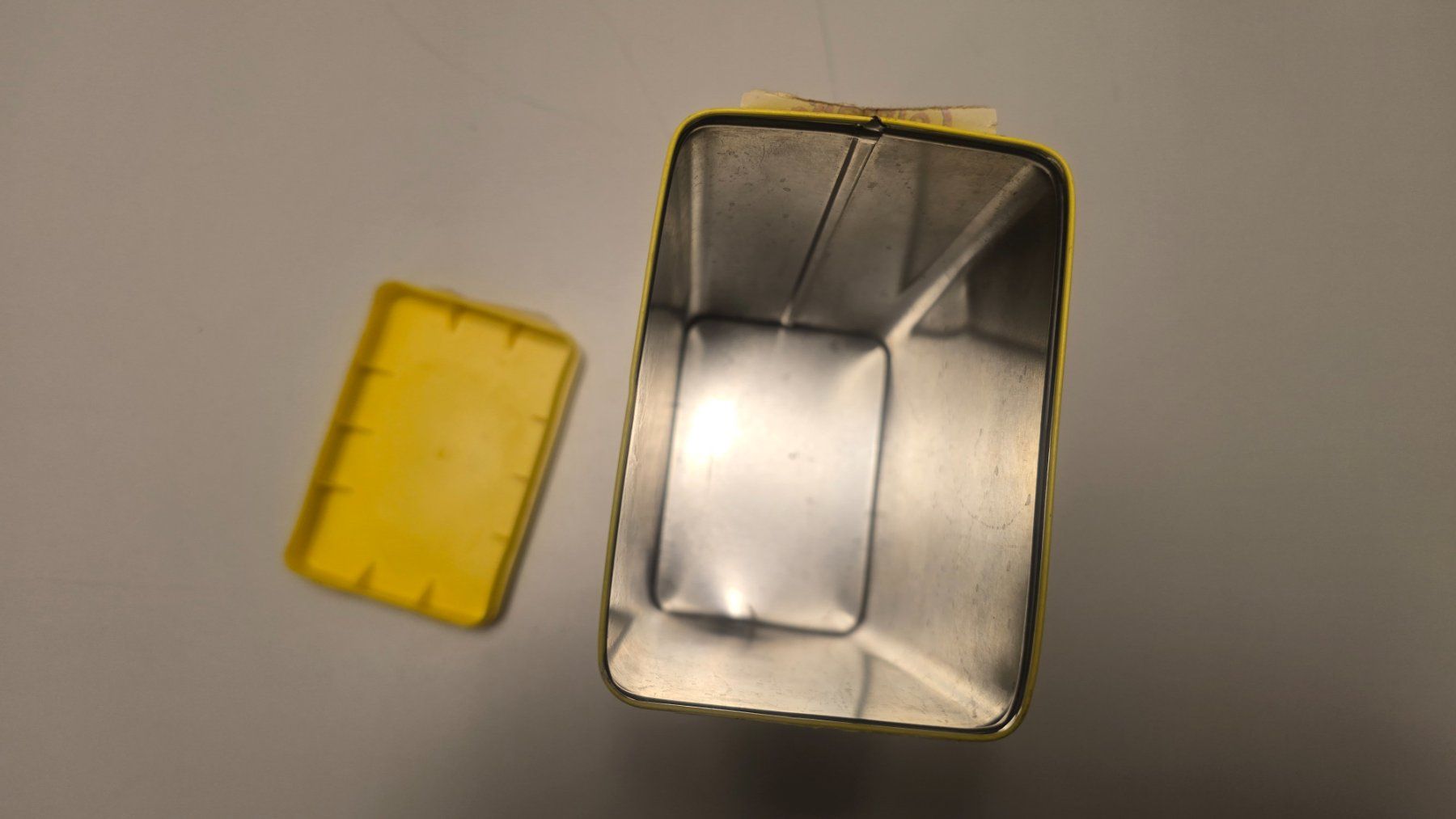Cucine complete: Colman's Senf Dose, Limited Edition, gelb – Usato da Zürich venduto da Bobesfee 8