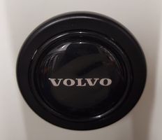 Momo Hupknopf mit Volvo Logo