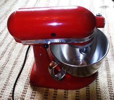 Küchenmaschine KitchenAid KSM 150 red