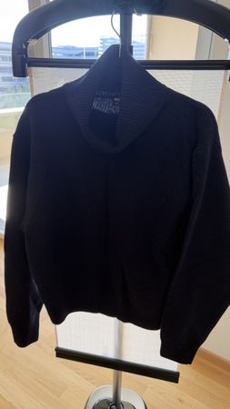 UNIQLO marine/navy blue wool sweater