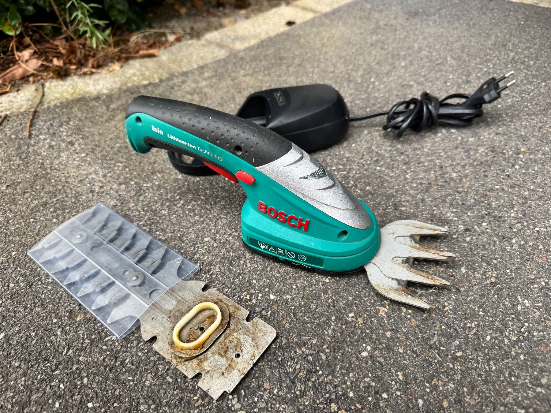Bosch Rasenmäher: BOSCH Isio Akku Grasschere – Gebraucht aus Frauenfeld von difi67