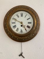 Antike Wanduhr aus Frankreich (um 1880)