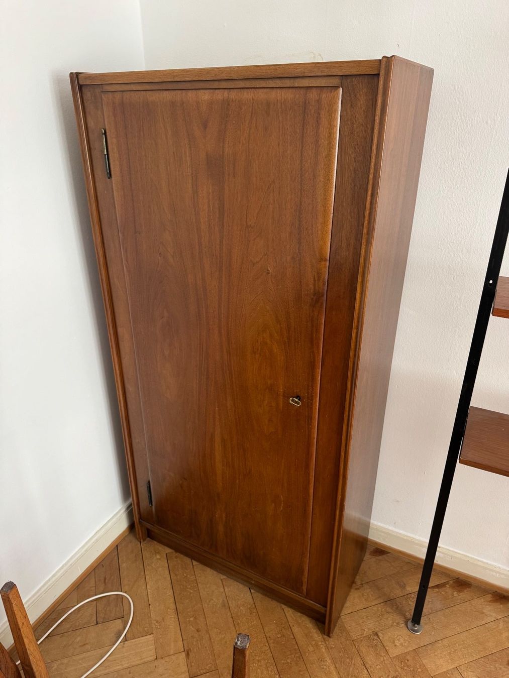 Armoires: Holzschrank – D'occasion à Basel par Elias_Greder