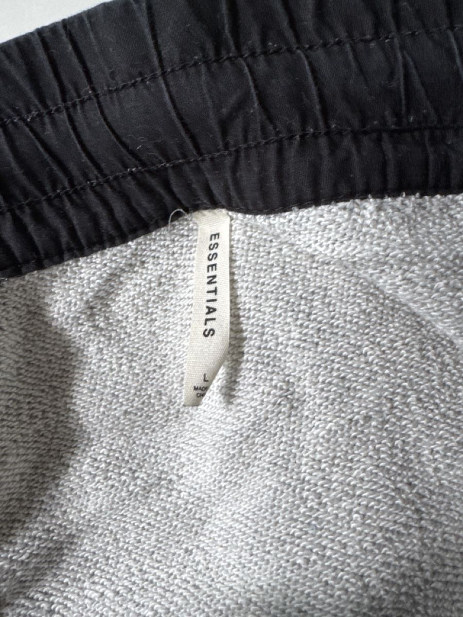 Fear of God Pantaloni: Fear Of God essential Jogger – Usato da Zürich venduto da leo_nl6s 2