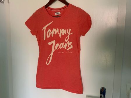 TOMMY JEANS T. SHIRT (GRÖSSE M) MAGENTA