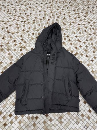 Trapstar Daunenjacke schwarz Grösse XL gebrauchter Zustand