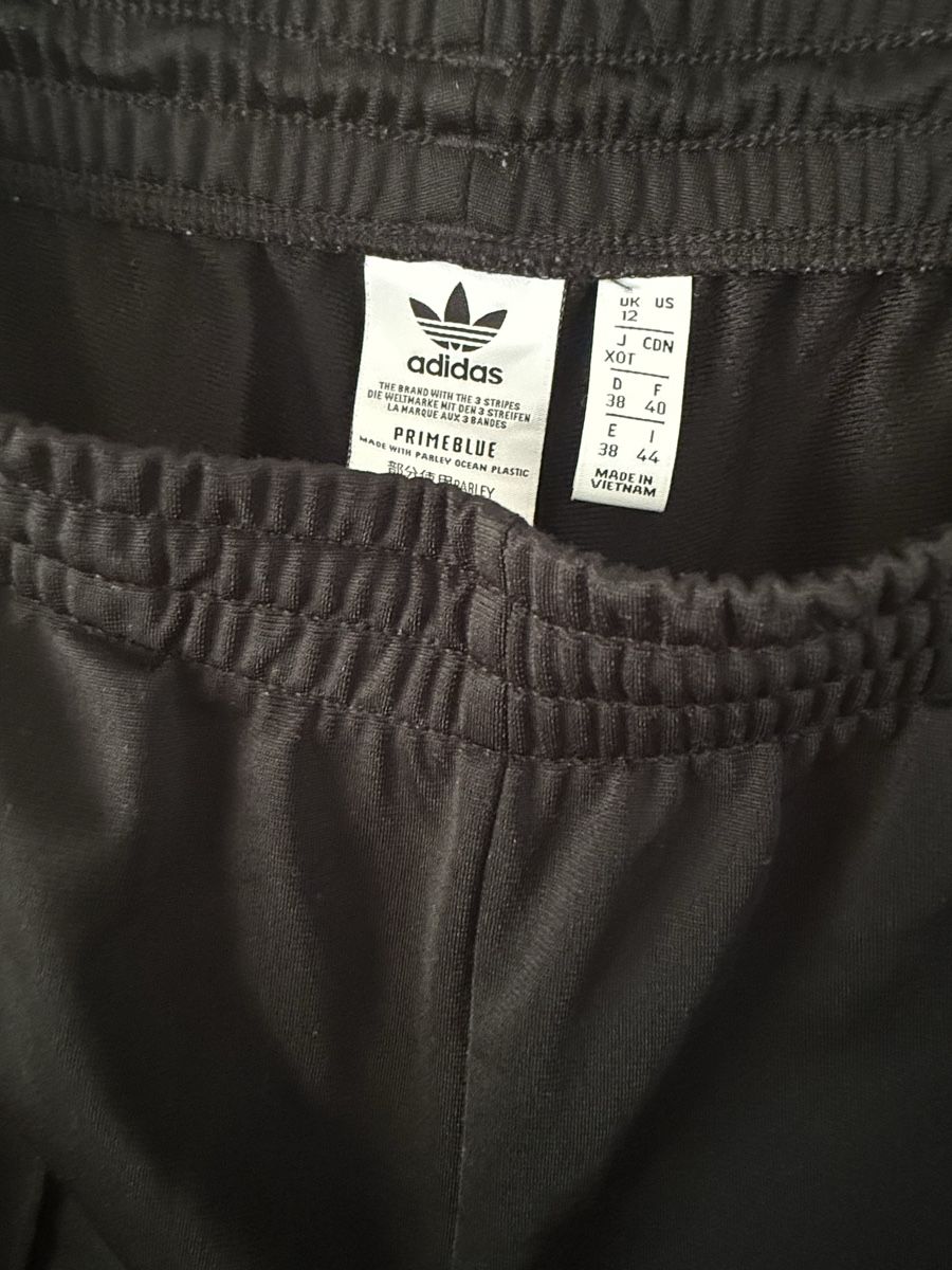 Adidas Pantalons: Adidas Trainerhose – D'occasion à Wilen (Sarnen) par aninaschwab 5