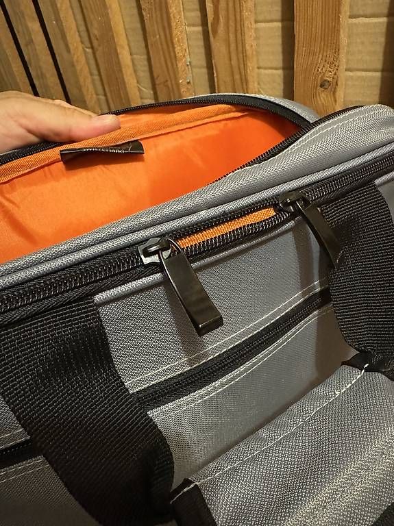 Borse: Laptop tasche neu – Usato da Basel venduto da Geboten 2