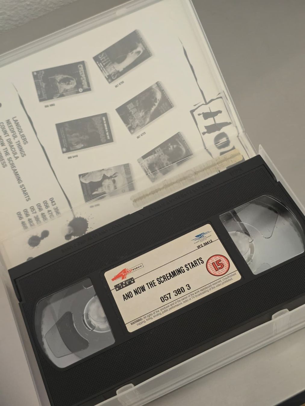 Tutti i VHS: And Now The Screaming Starts VHS Peter Cushing Horror – Usato da Emmen venduto da BieteNurSo 2