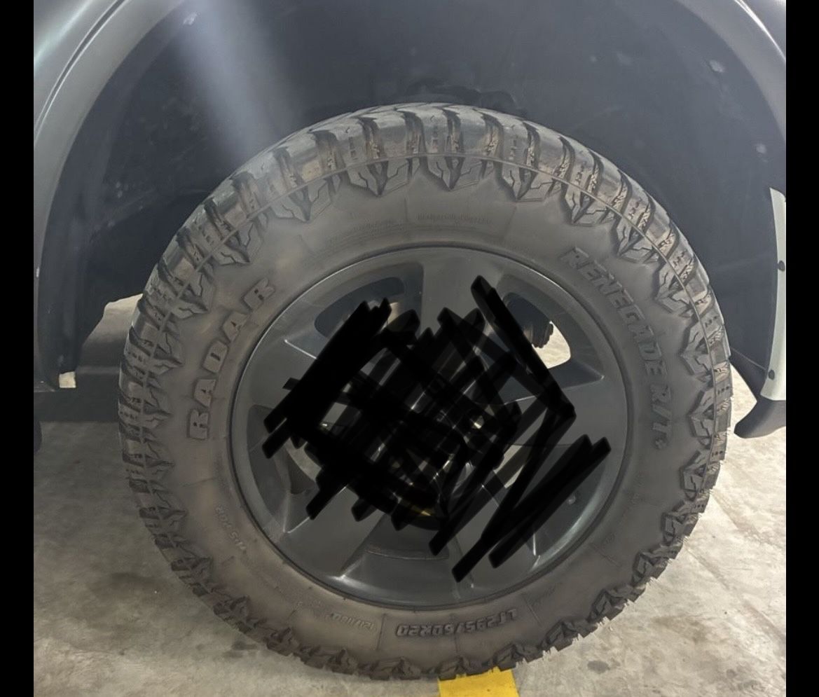 Pneumatici & Ruote complete: 295/60r20 Reifen – Usato da Hochfelden venduto da Nikosrs 4