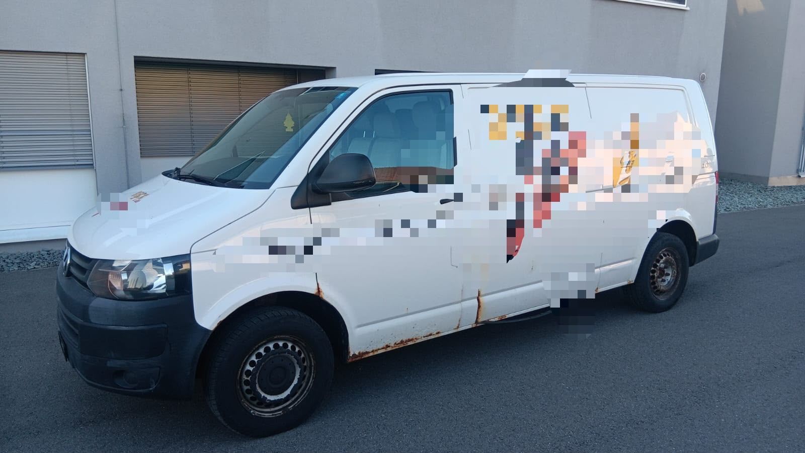 VW Automobili: VW T5 BMT TDI 4x4 – Usato da Rebstein venduto da TonyRasta-Autohandel 1