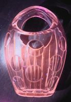 Vintage Glaskörbchen / Glas-Henkelkorb – UV-aktiv (Rosa)