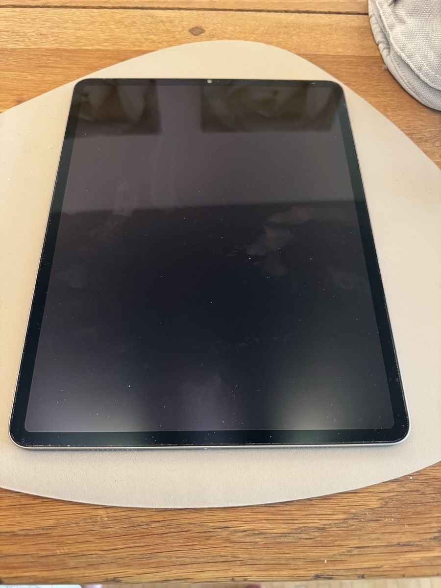 Tablet PC: Apple iPad Pro 12,9” (6. Generation – Difettoso da Adliswil venduto da Busys
