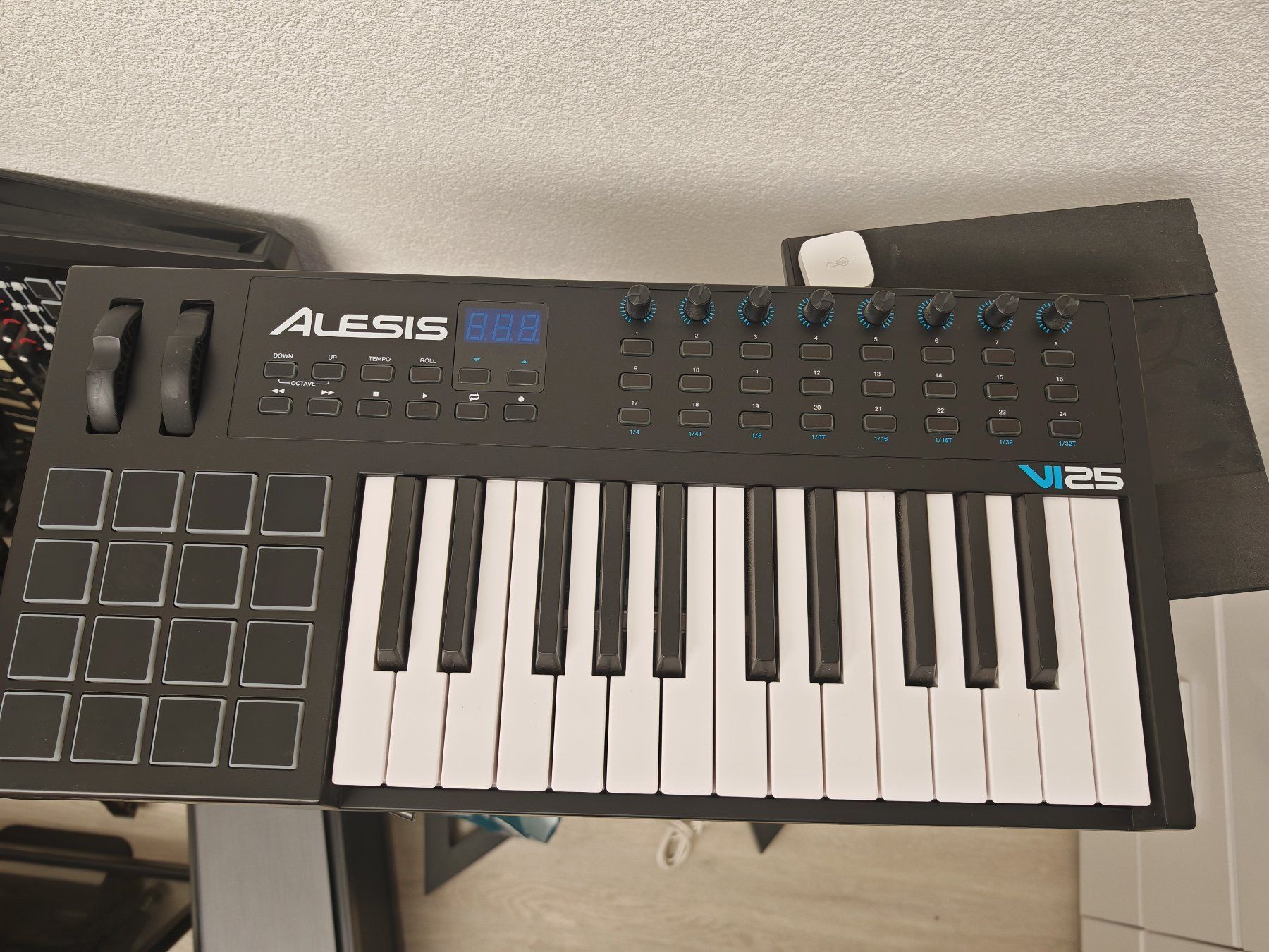 Alesis Musikinstrumente: Alesis VI25 MIDI Controller – Gebraucht aus Lohn-Ammannsegg von Sentalize