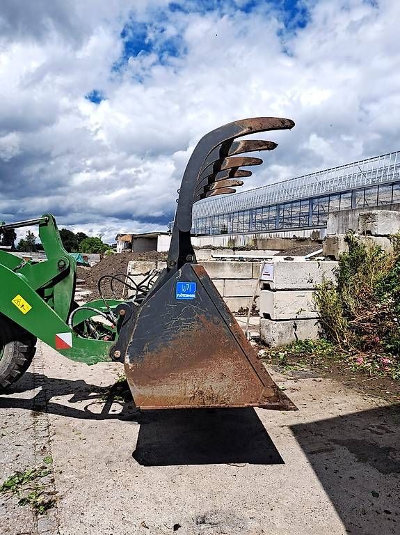Caricatori: Grüngutschaufel /  Krokodilzange 2m3 an Pneulader – Usato da Widnau venduto da Martinmaa