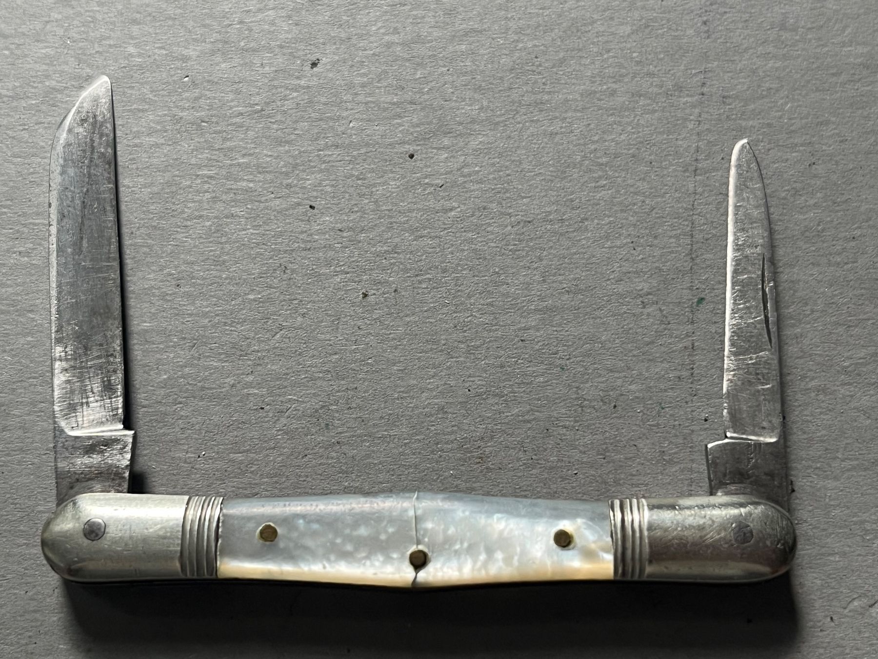 Couteaux de poche: Antikes Sackmesser 66 mm - Perlmutt – D'occasion à Zürich par FV.vintage 2