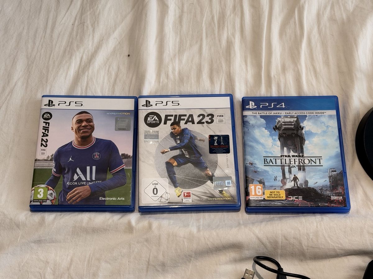 Sony Konsolen: PlayStation 5 Bundle – Gebraucht aus St. Gallen von TigerCollector 2