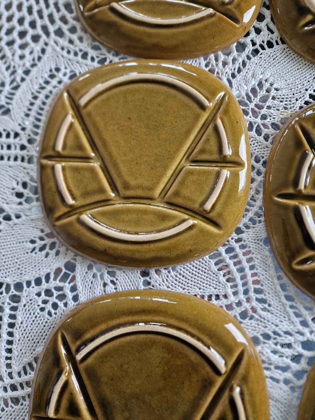 Piatti: assiettes vintage 70s ceramic  – Usato da versoix venduto da 928 5