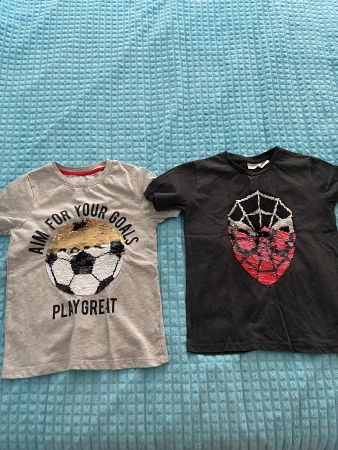 Jungen T-Shirts mit Wendepailletten — Gr. 116-123