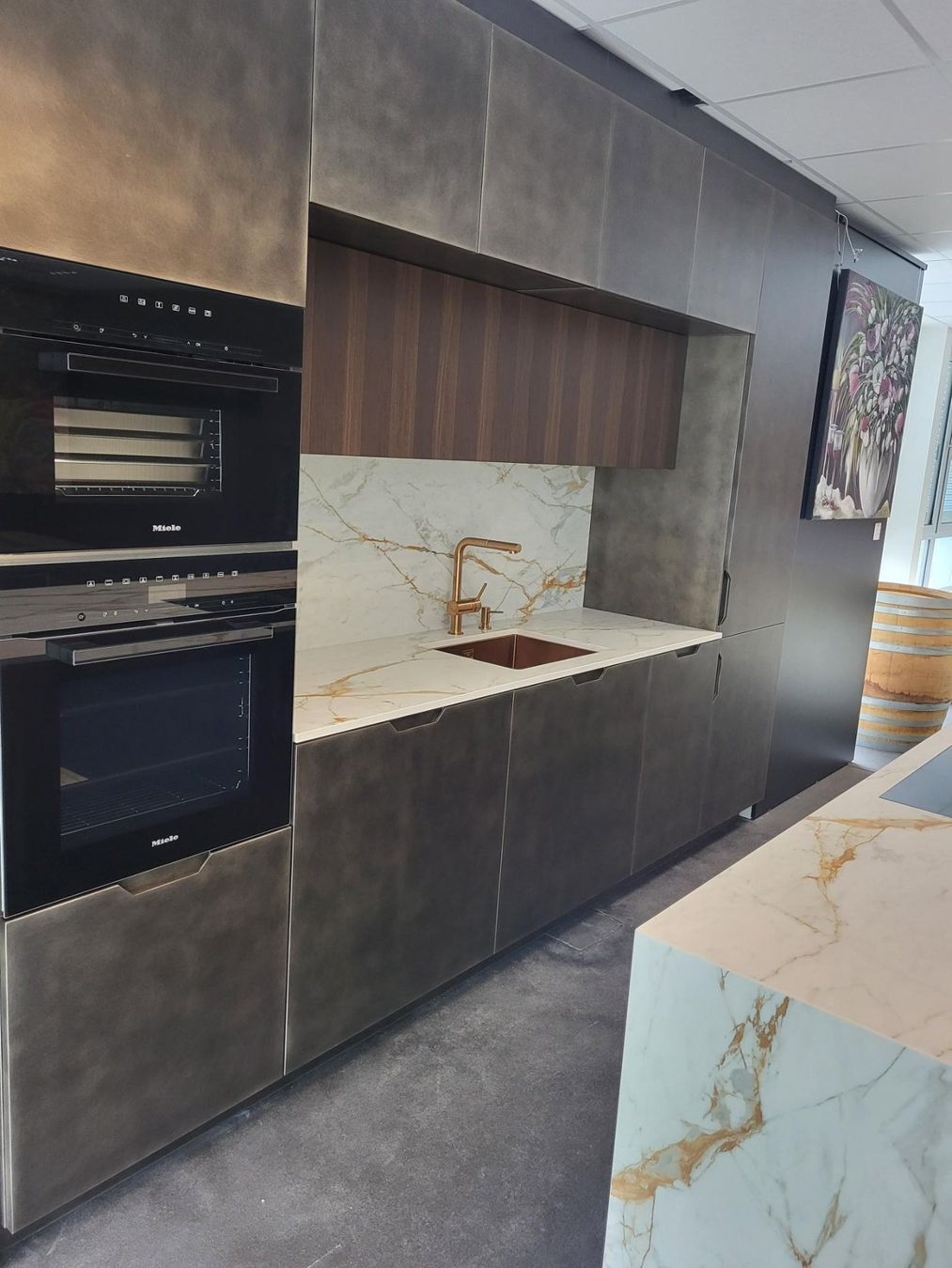 Cucine complete: Design Küche Aster / Miele Geräte  / Dekton Stein – Nuovo (secondo la descrizione) da Küssnacht am Rigi venduto da domusinterior 2