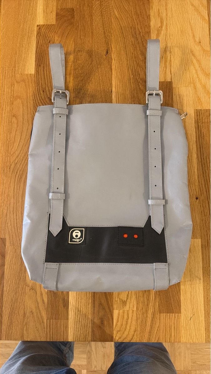 Borse: SAC IMPERMÉABLE VARGU  – Usato da Brügg BE venduto da traindenuit