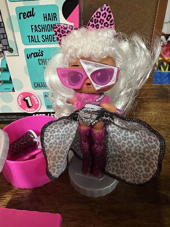 Puppen: Poupée LOL Surprise JK Diva avec accessoires – Gebraucht aus Versoix von Tamaze47 1