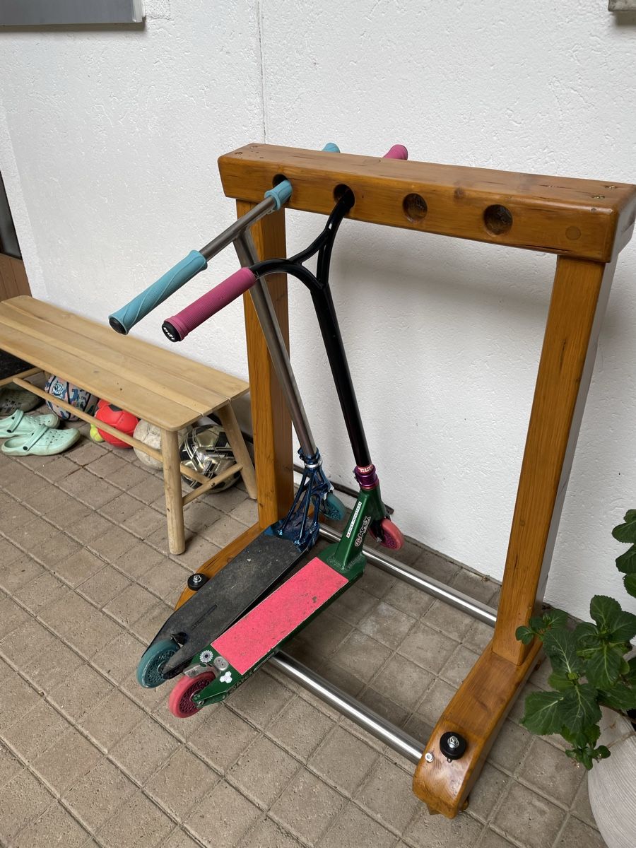 Altro in Decorazioni & Accessori: Ständer Kickboard / Scooter – Nuovo e nell'imballaggio originale da Wettswil venduto da FlowState