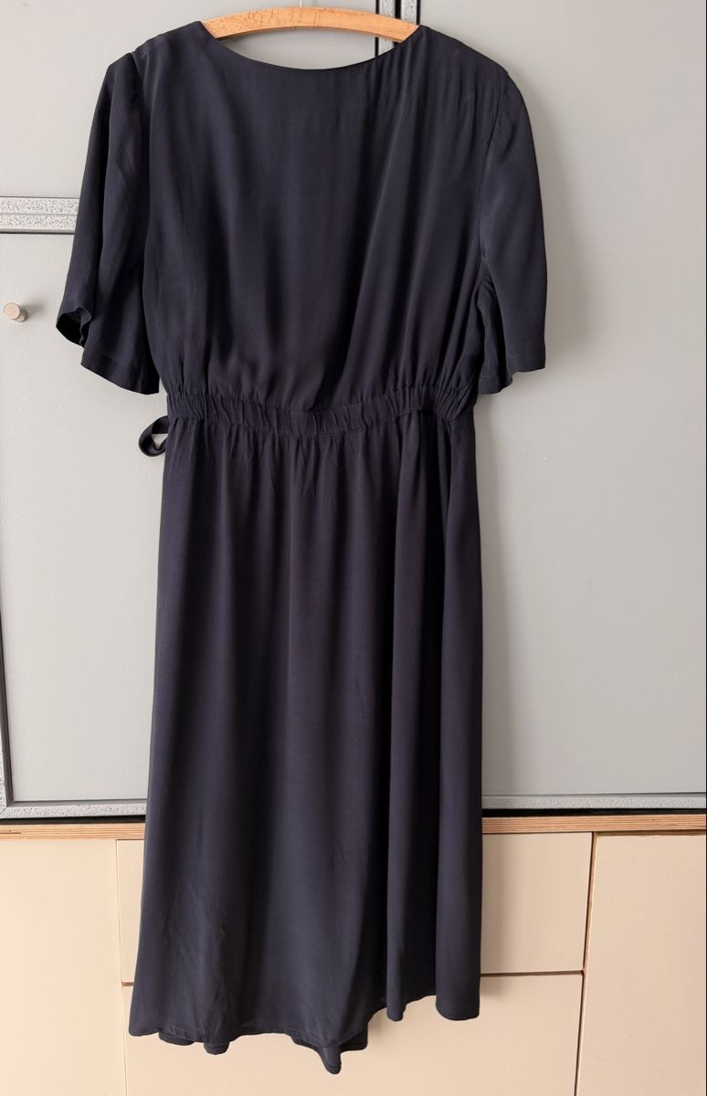 Vestiti: Navyblaues Kleid aus Viskose – Usato da Einsiedeln venduto da kalliopee 1