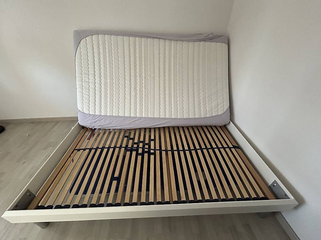 Lits: Bett inkl. Lattenrost – D'occasion à Buchs AG par ach_gkf9 1
