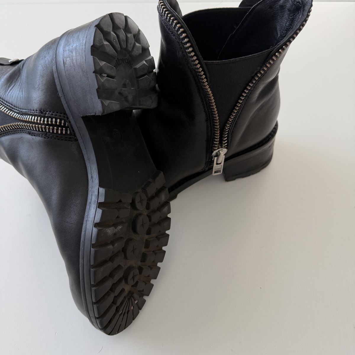 Scarpe da donna: CULT Black Leather Boots – Usato da Emmen venduto da Colette-Juliette 6