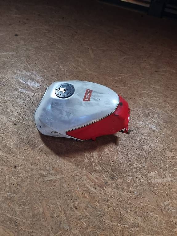 Accessori per altri veicoli: Tank GPX 750.  16 – Usato da Aedermannsdorf venduto da Automarkt