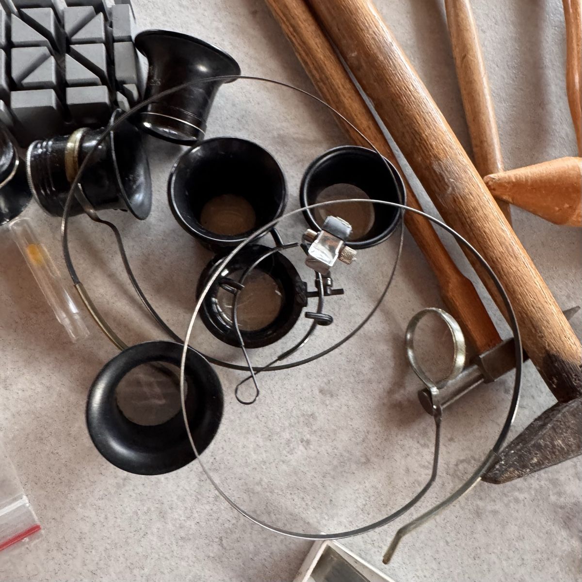 Tous les outils: Uhrmacher Watchmaker Tools and Accessories – D'occasion à Arzier-Le Muids par Avanna 1