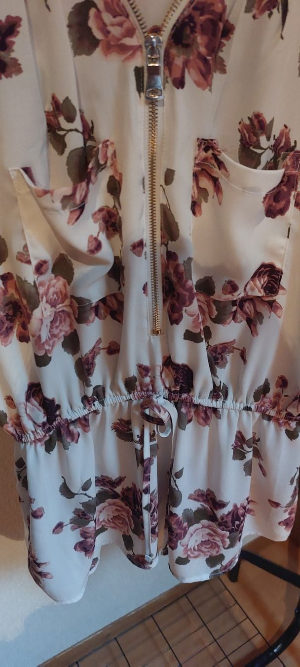 Camicette: Bluse mit Blumenmuster, Grösse M - Sommerlich leicht! – Usato da Grosshöchstetten venduto da ali_5x2c 2