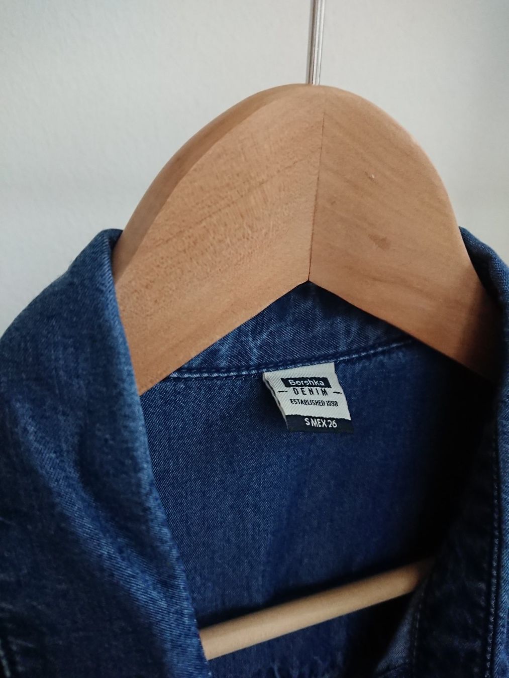 Bershka Blusen: Damen Bluse Bershka Gr. S Blau Denim – Gebraucht aus Hallau von CHACLA 2