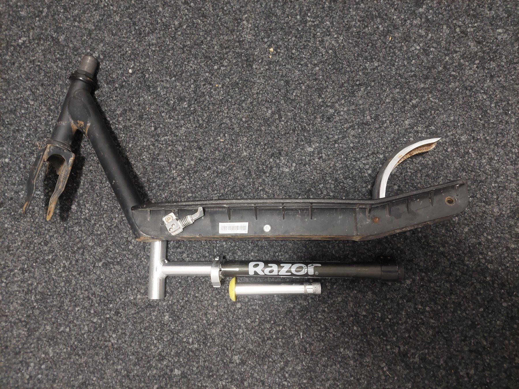 Kickboard: Maxi Razor Scooter ohne Räder – Usato da Adelboden venduto da nel_j2jg 1